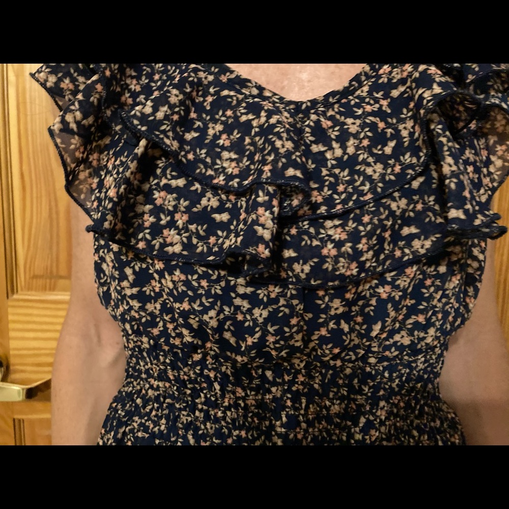 Floral Ruffle Dress 🌺 - Picture 3 of 3